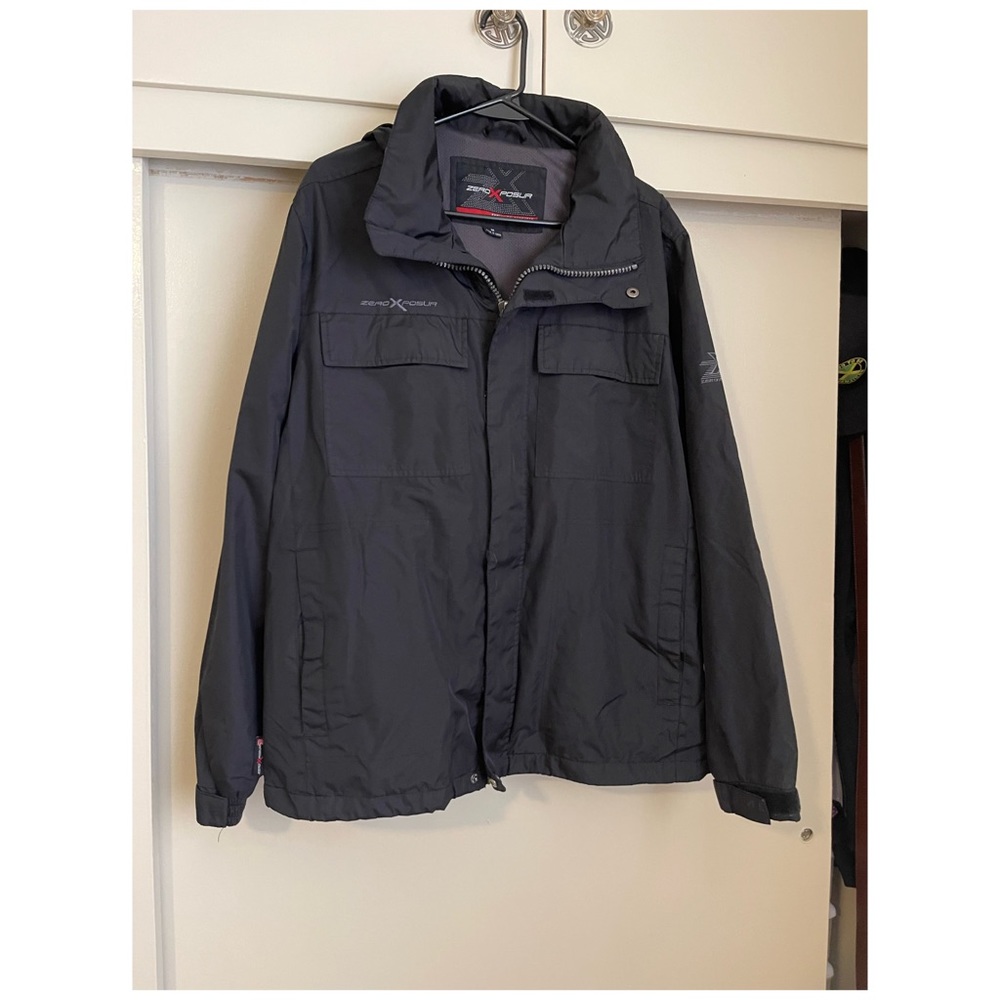 Mens ultralight rain jacket with mesh layer